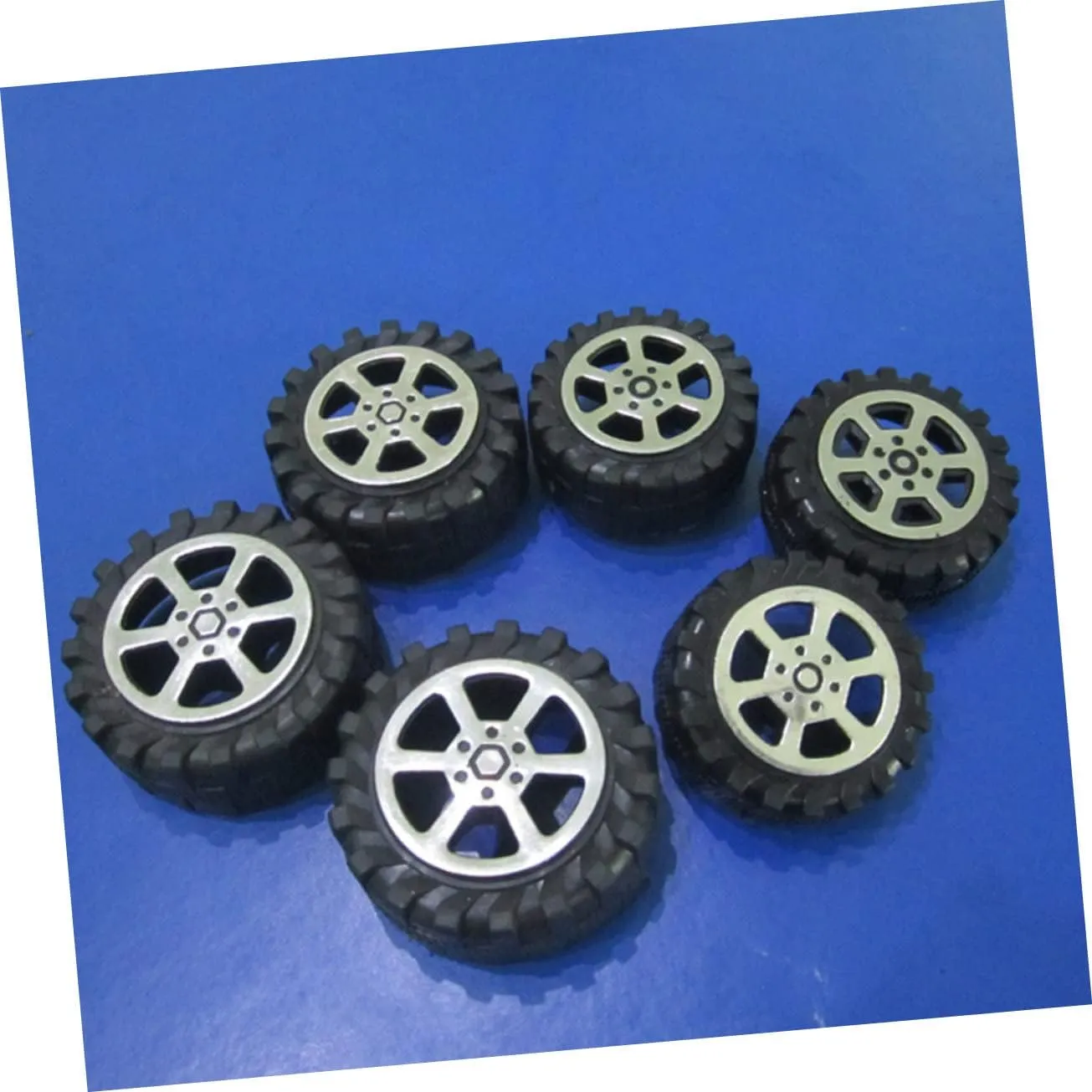 60pcs Black Plastic Toy Car Wheels Handmade Craft Accessories for Car Models and Toys for and Creative Projects