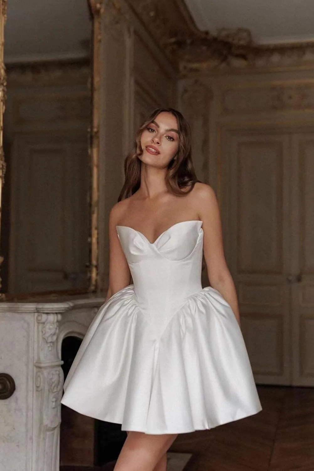Basgute Short Wedding Dresses for Bride Beach Lace Applique Tulle Strapless Boho Corset Mini Bridal Dress