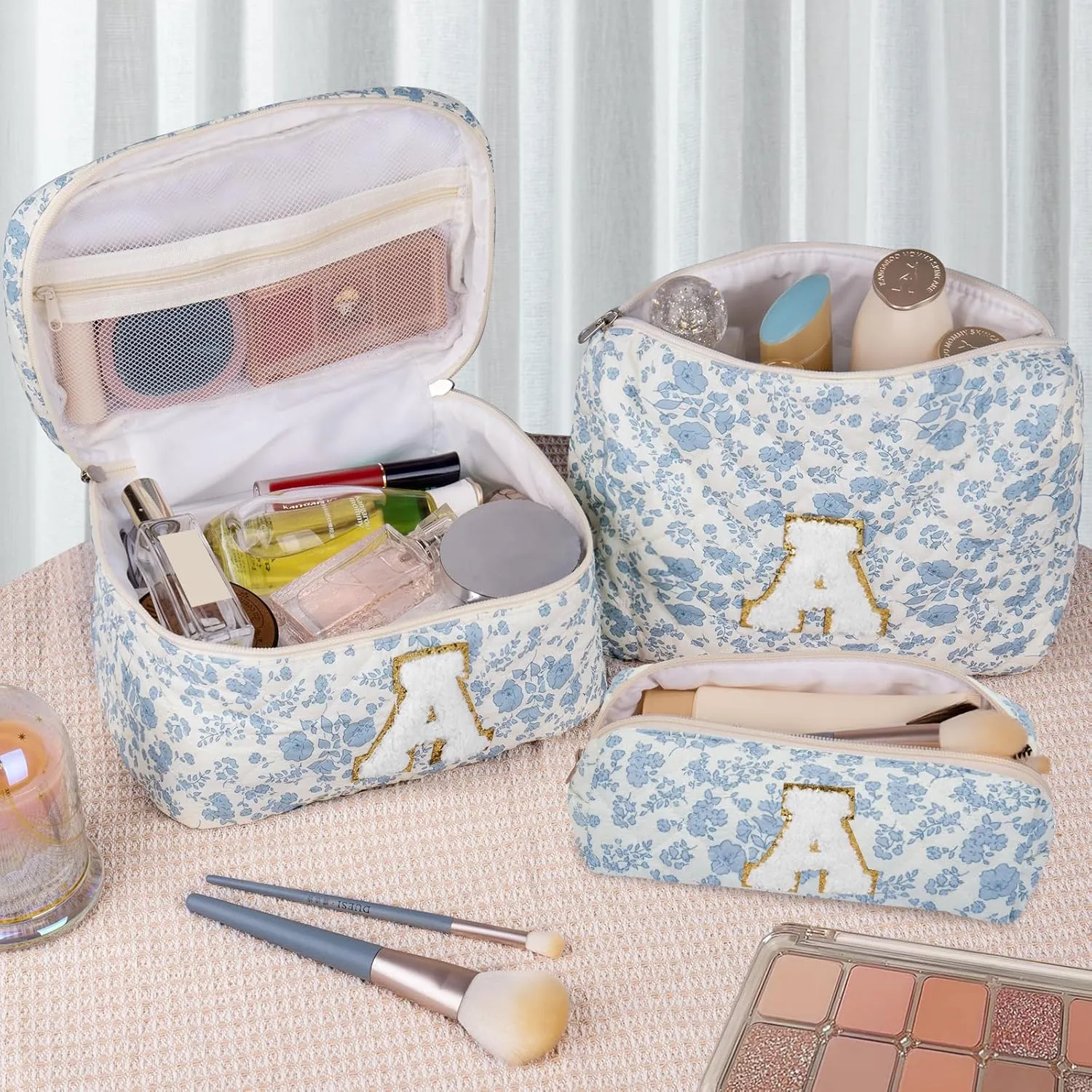 Initial Makeup Bag Set, Personalized Quilted Makeup Bag, Large Floral Cosmetic Bag for Women, Cute Cotton Custom Make up Bags, Flower Travel Toiletry Bag Teen Girl Gift Blue Flower M