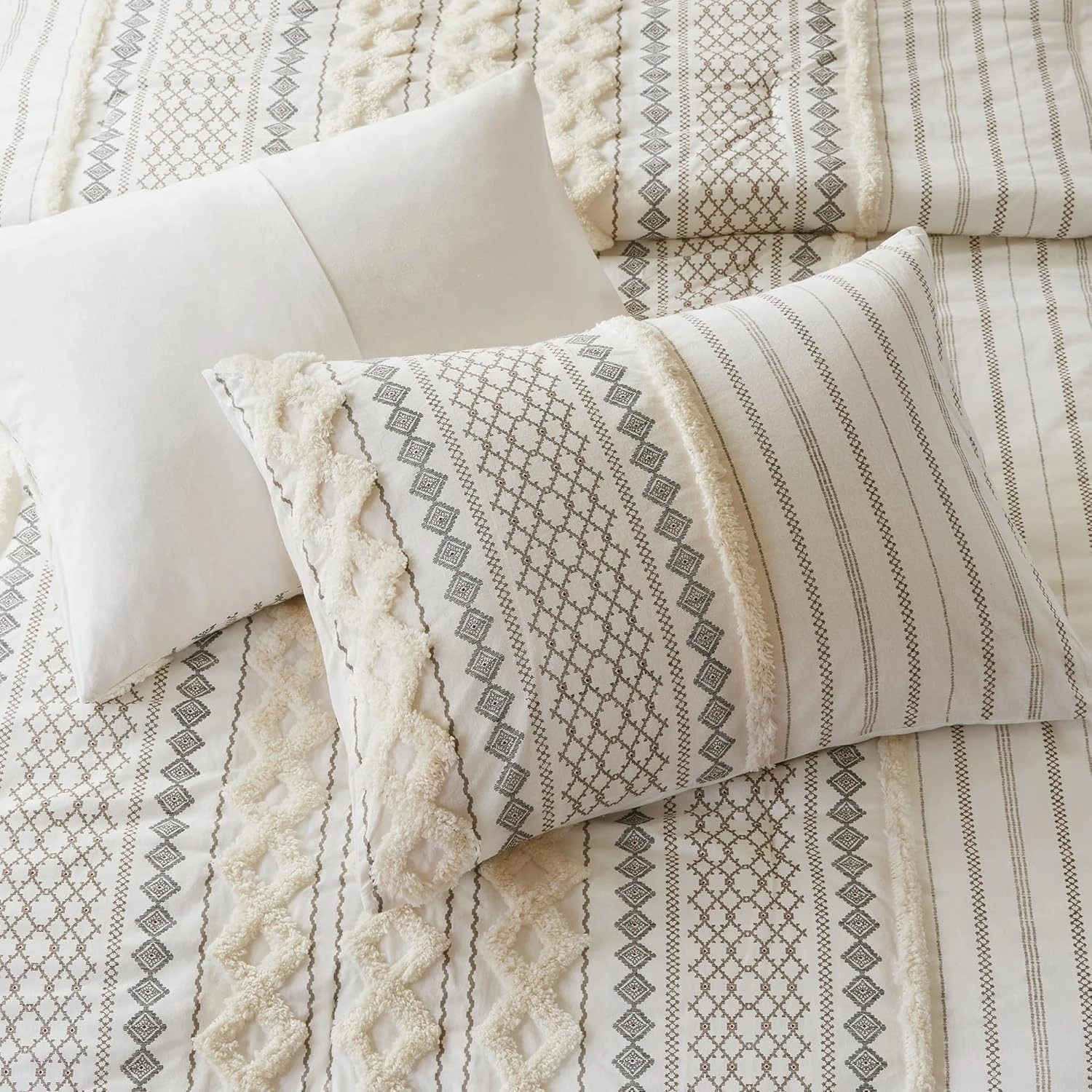 INK IVY Comforter for King Size Bed, Chenille Tufted, Breathable Cotton Comforter Set King, All Season Modern Boho Comforter with Farmhouse Bedding Flare, 2 Matching Shams, King Ivory 3 Piece
