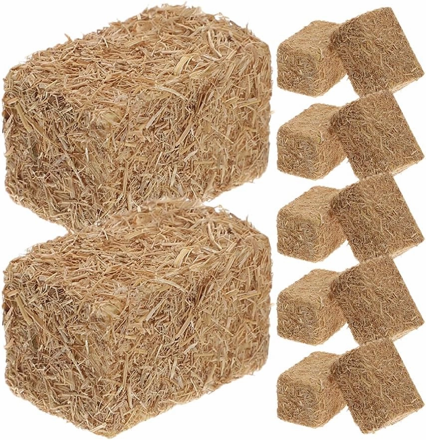LOGOFUN 12Pcs Mini Hay Bales Miniature Hayrick Mini Haystack Decoration Miniature Hay Blocks for Dollhouse Autumn Harvest Table Craft Display - Square (2 * 2 * 3cm)