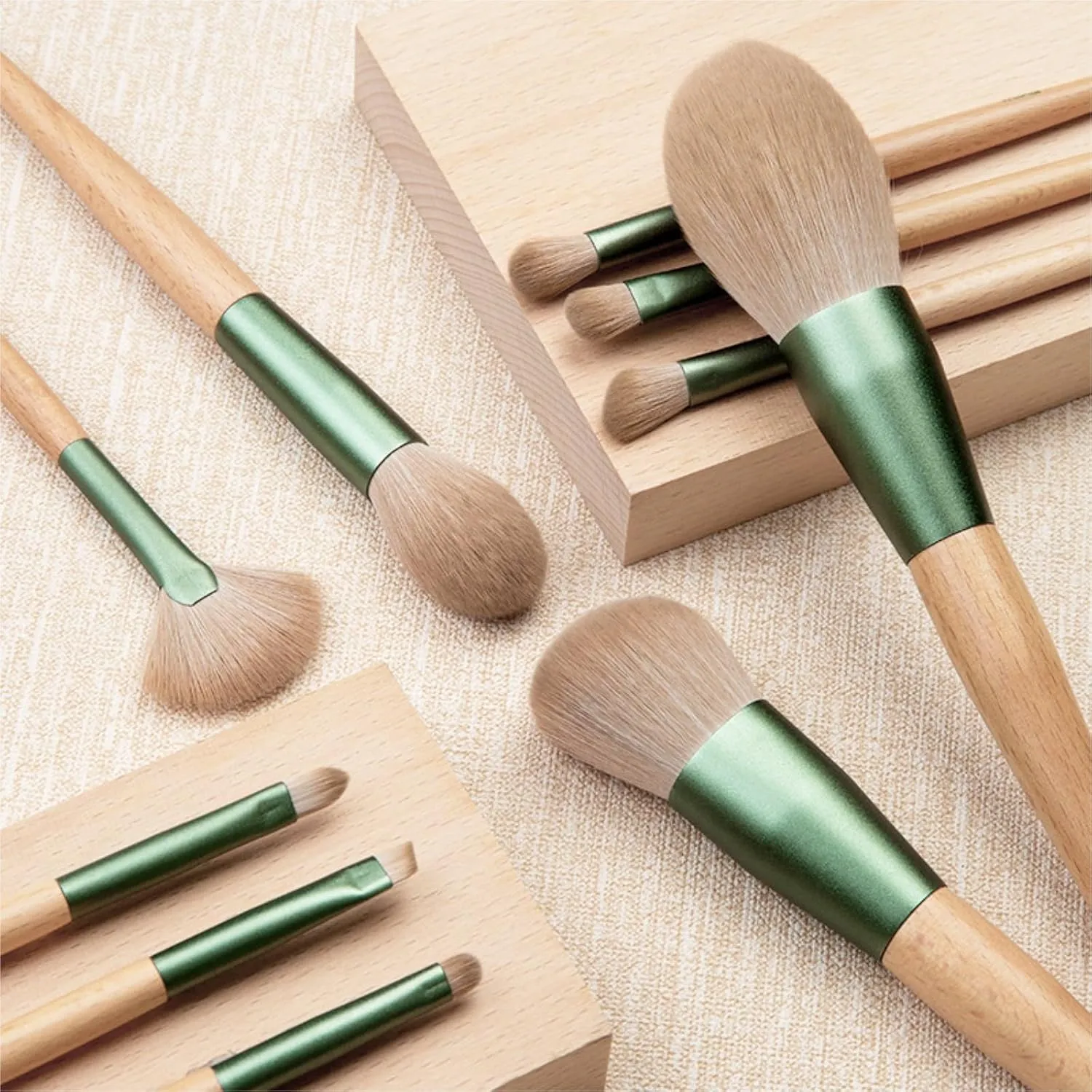 Makeup Brushes 10-Piece Makeup Brushes with Brush Bag Soft Fluffy Brush Makeup Brush Set Makeup Tools for Beginners Brush Set(A)