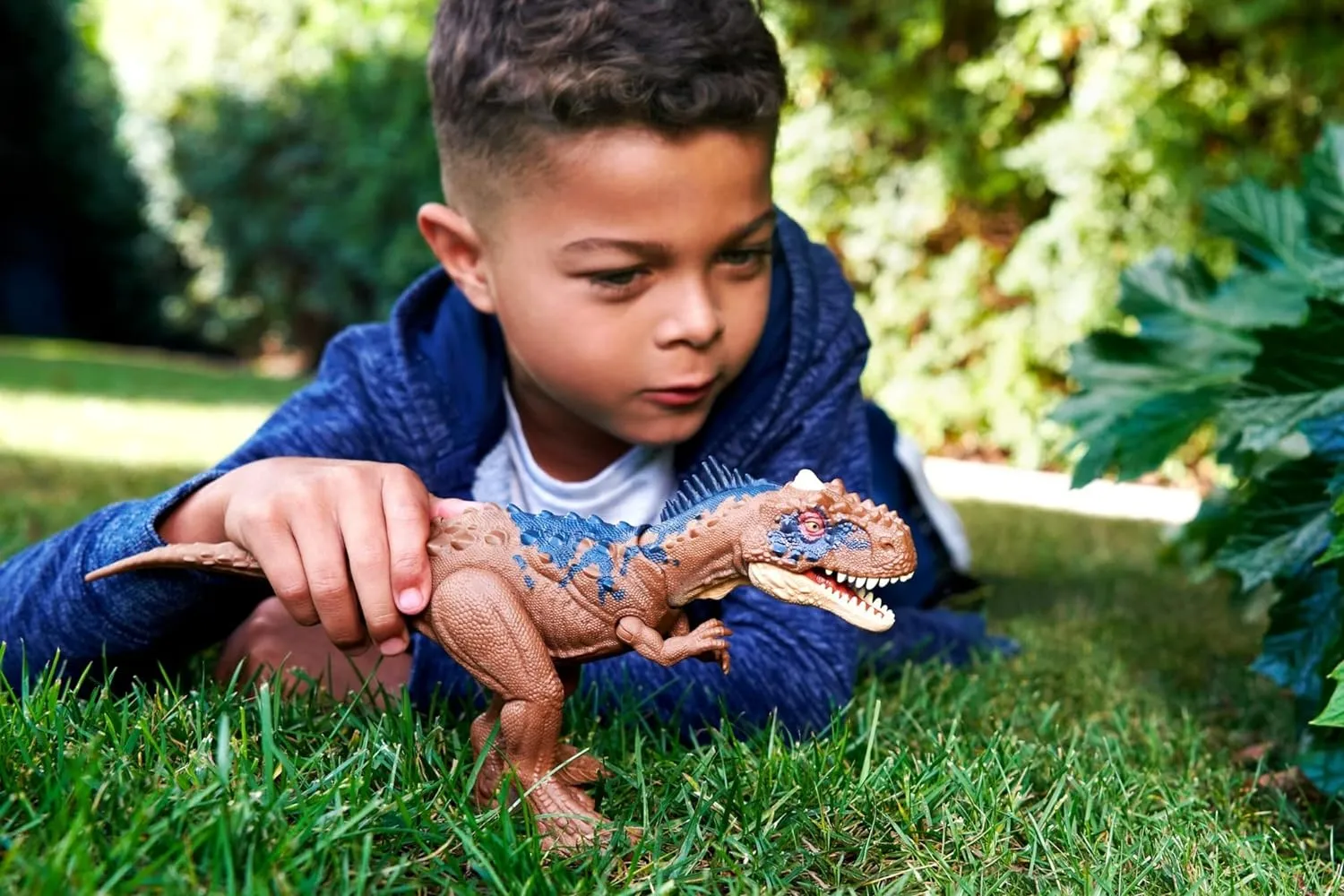 Mattel Jurassic World Dominion Roar Strikers Rajasaurus Dinosaur Action Figure with Roaring Sound and Attack Action, Toy Toy Physical & Digital Play