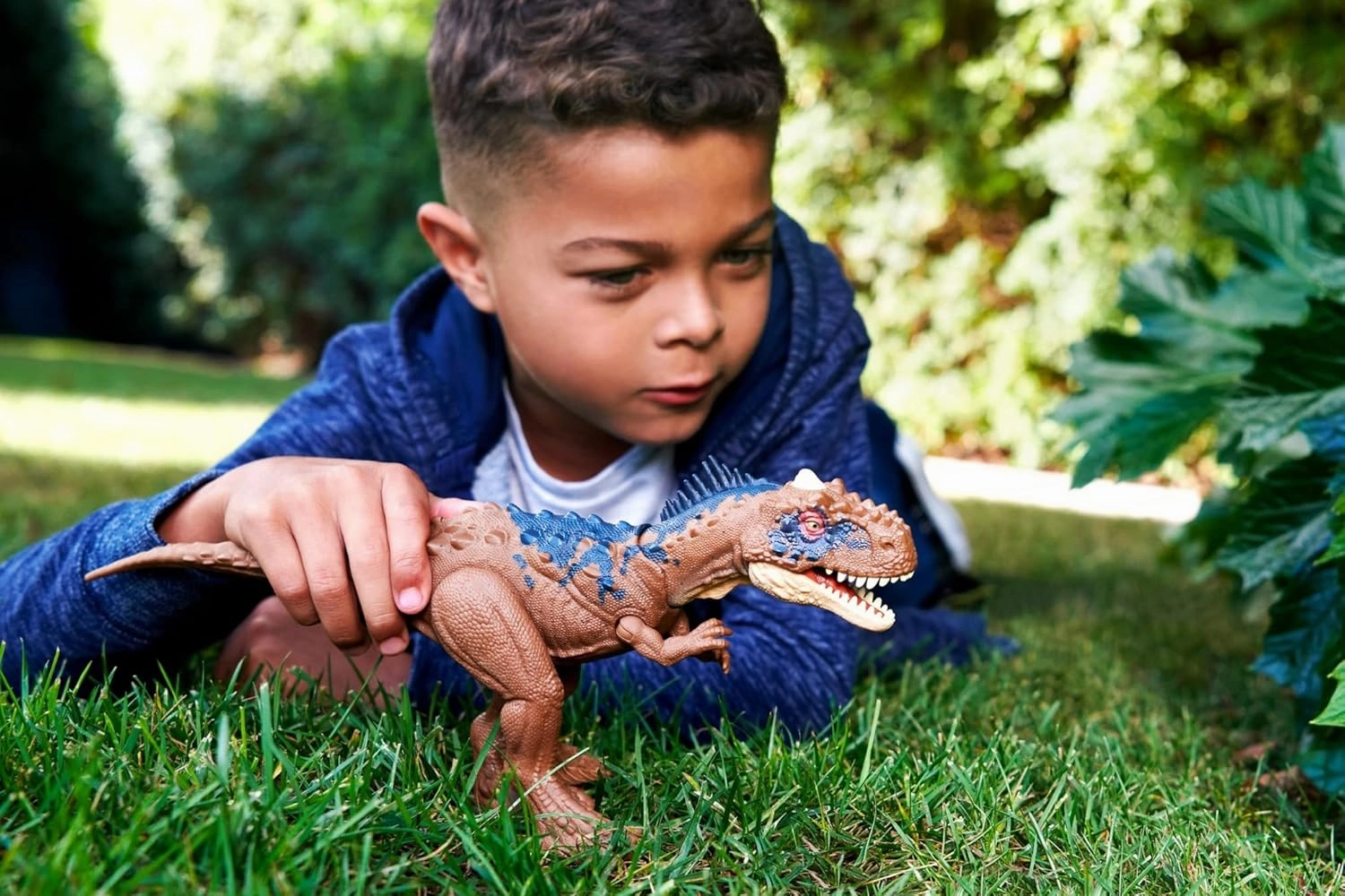Mattel Jurassic World Dominion Roar Strikers Rajasaurus Dinosaur Action Figure with Roaring Sound and Attack Action, Toy Toy Physical & Digital Play
