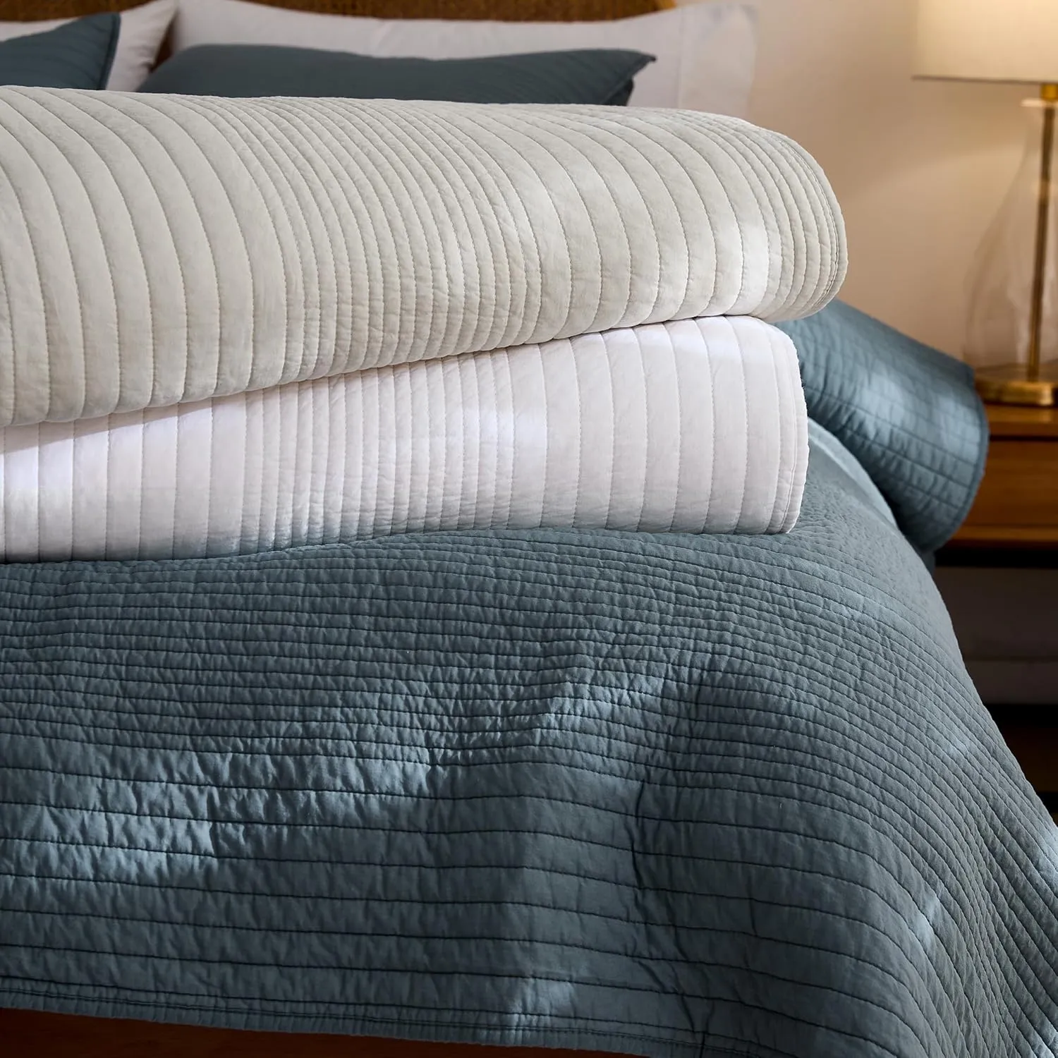 palassio Striped Beige 100% Cotton Quilt King Size Bedding Sets, Lightweight Crinkly Channel Pick Stitch Textured Bedspread Soft Shabby Chic Farmhouse Country Coverlet for All Season, 2 Shams