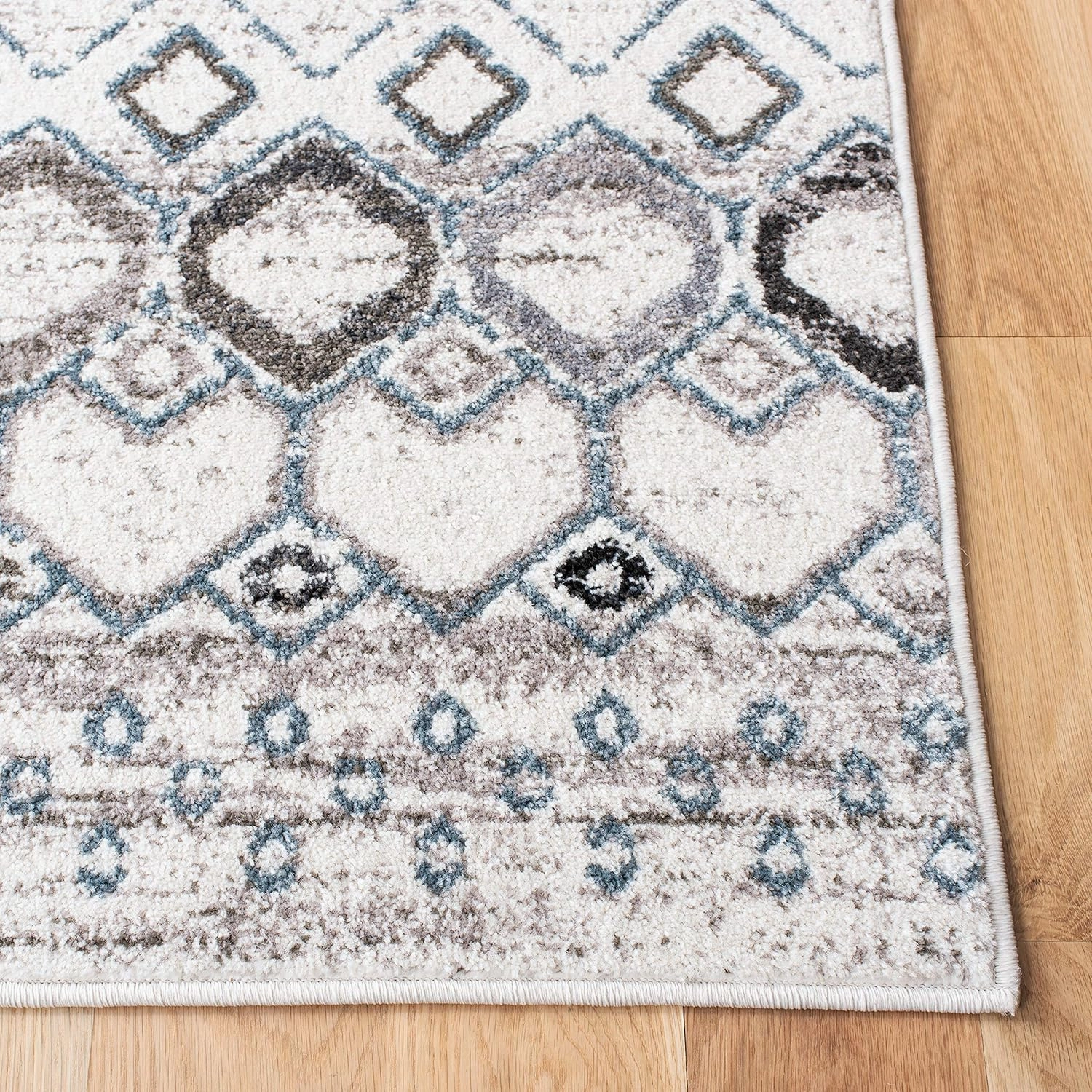 SAFAVIEH Amsterdam Collection Area Rug - 8' x 10', Ivory & Grey, Moroccan Boho Design, Non-Shedding & Easy Care, Ideal for High Traffic Areas in Living Room, Bedroom (AMS108A)