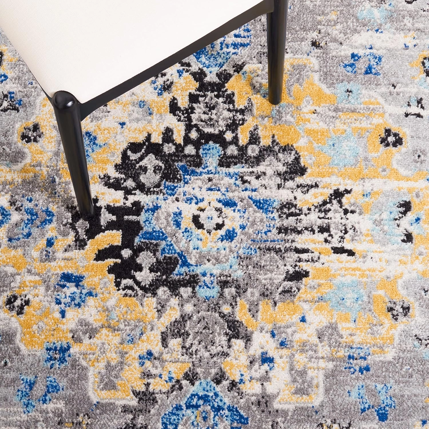 SAFAVIEH Area Rug 8x10 - Madison Collection - Large - Grey & Gold, Boho Chic Medallion Design, Non-Shedding & Easy Cleaning, Ideal for Living Room, Bedroom, Office, Dining Space (MAD154D)