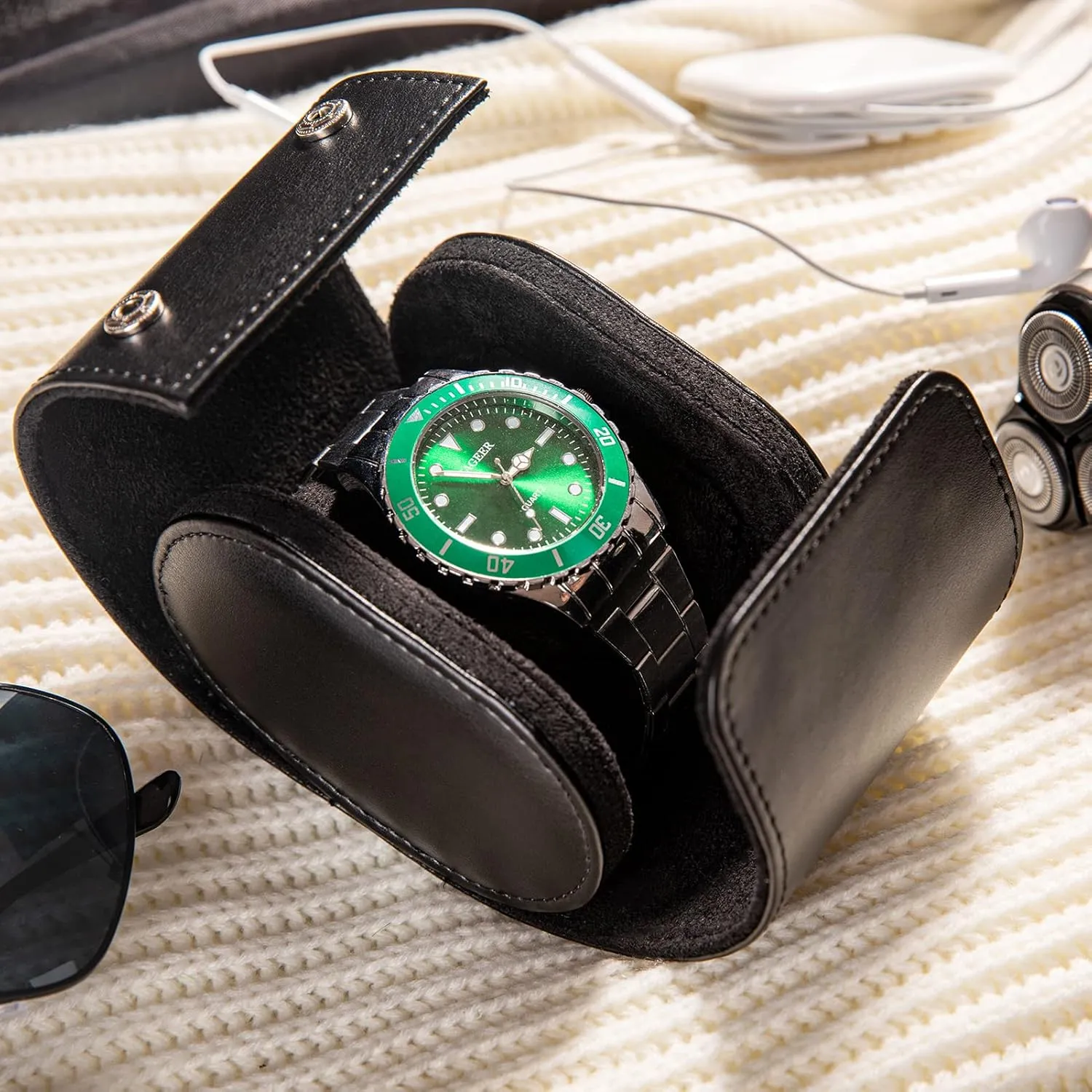 Single Watch Travel Case -Classic Leather Watch Case with Perfect Texture. Watch Carrying Case or Organizer for Storage And Display. Ideal Gift for Men Traveling, All Handmade by Artisans