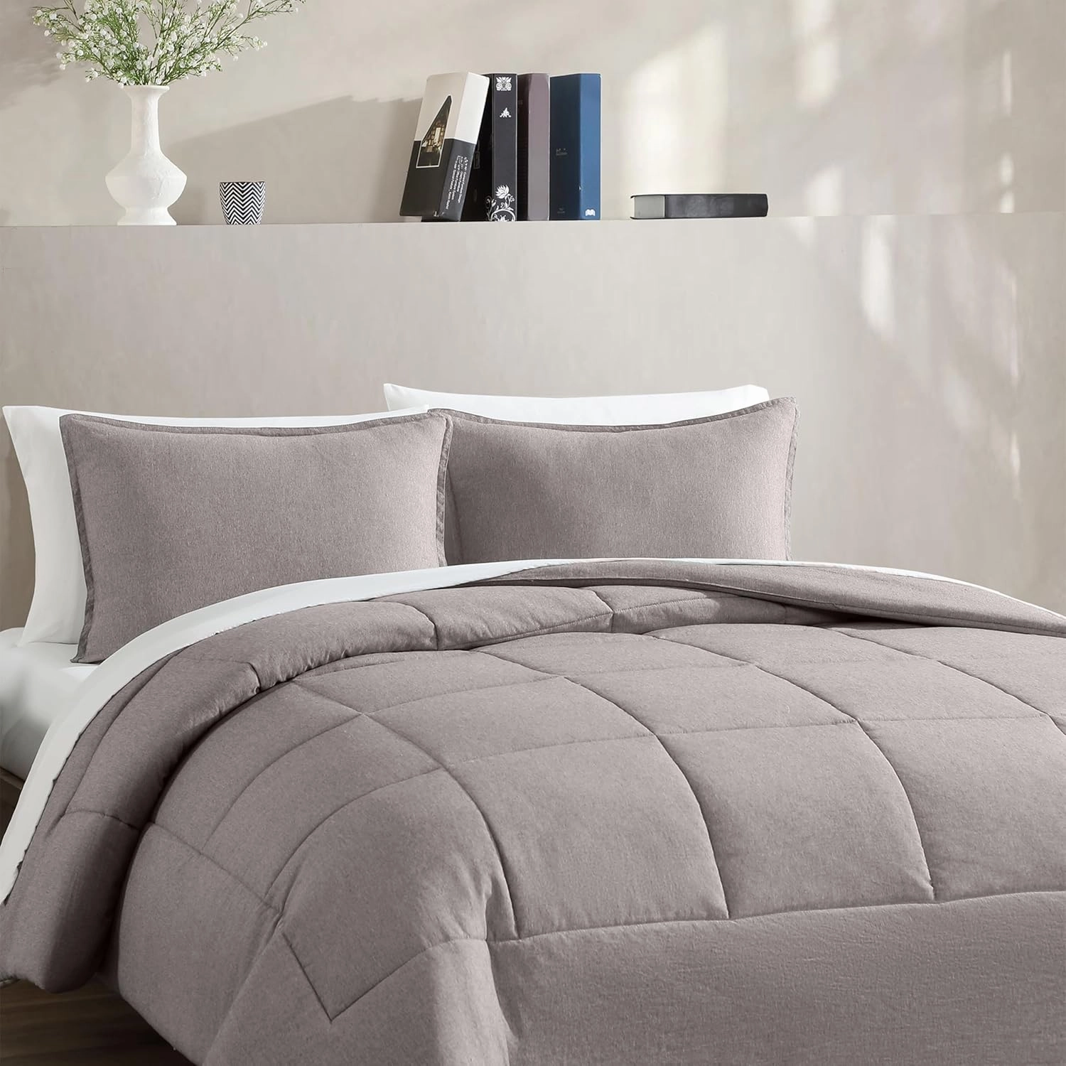 UGG Leonora Comforter Set with 2 Pillow Shams Lightweight Down Alternative Blanket Reversible Cozy Warm All Season Washable and Hypoallergenic Bedding Set, King, Light Grey