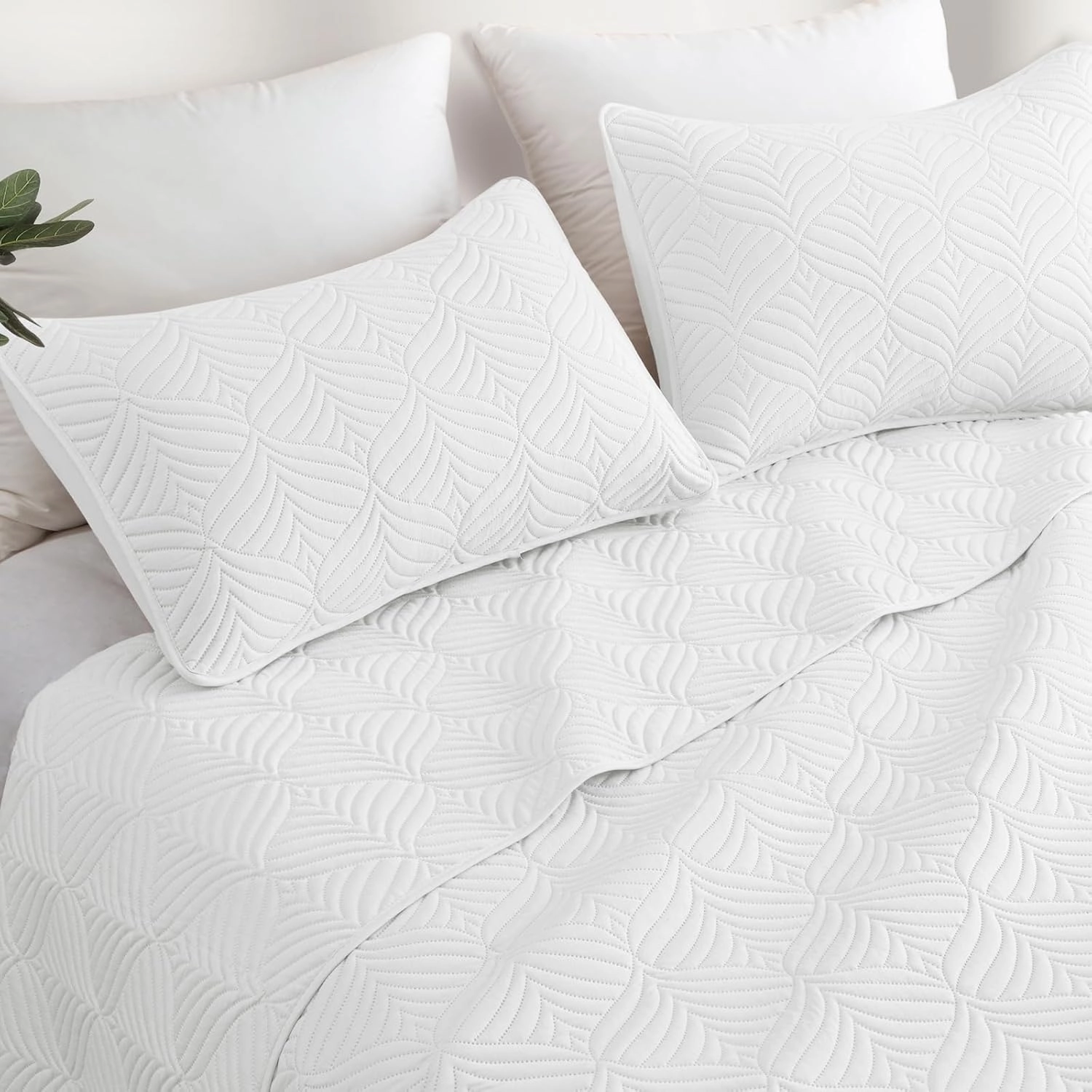Whale Flotilla Elegant Extra Soft Quilts Queen Size, 3-Piece Lightweight Modern Geometric Full Queen Quilt Bedding Sets Bedspread Coverlet for All Seasons, White