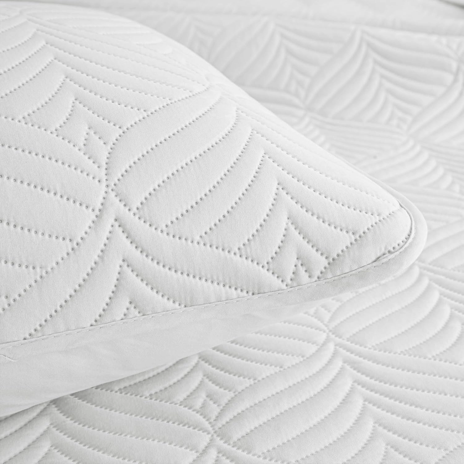 Whale Flotilla Elegant Extra Soft Quilts Queen Size, 3-Piece Lightweight Modern Geometric Full Queen Quilt Bedding Sets Bedspread Coverlet for All Seasons, White
