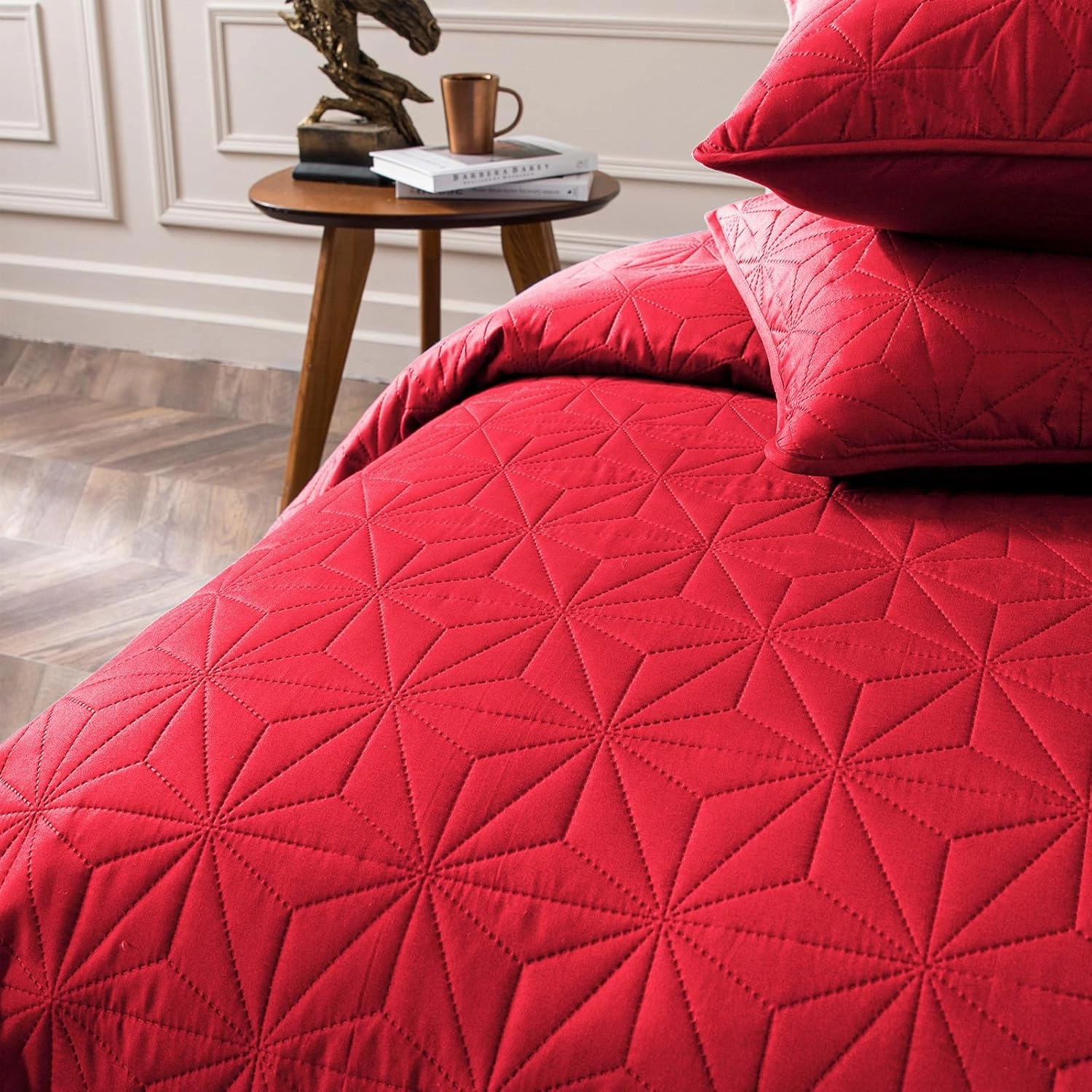 Whale Flotilla Queen Quilt Bedding Set, Soft Bright Red Bedspreads Quilts Queen Size for All Seasons, 3 Pieces Lightweight Geometric Star Pattern Coverlet